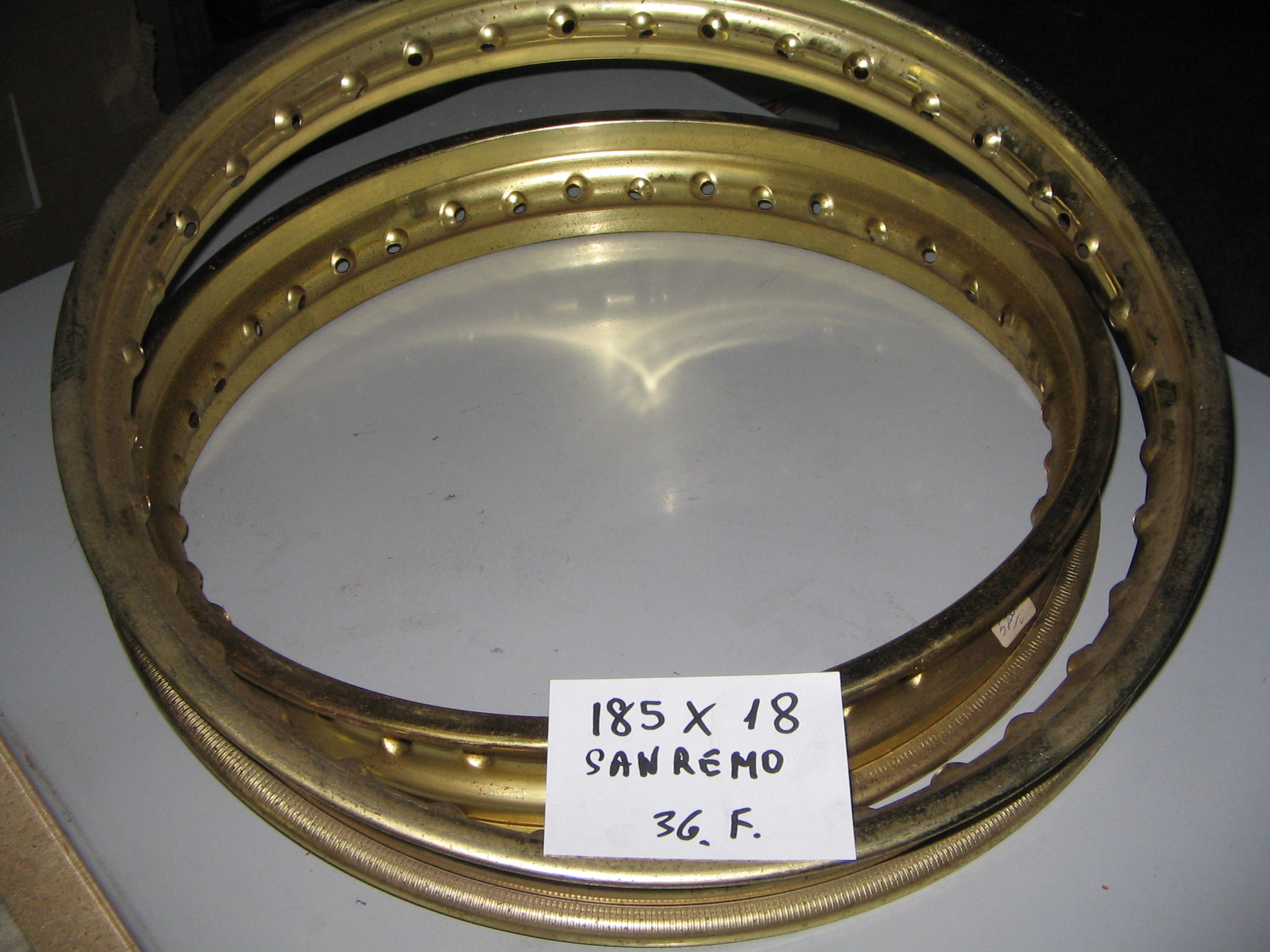 N.2 CERCHIO SANREMO 185 X 18 36 FORI N.1581